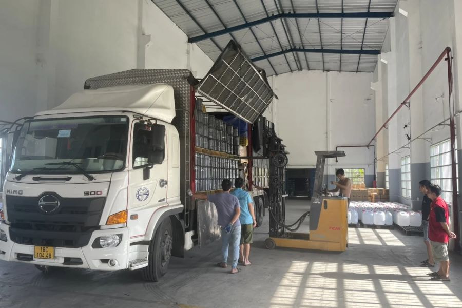 Bảng giá chành xe gửi hàng về Cà Mau mới nhất 2025