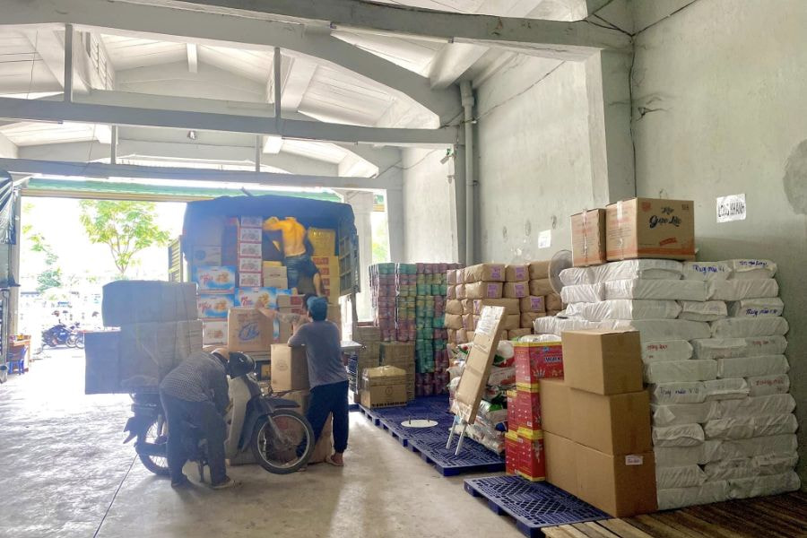 Gửi hàng chành xe: Làm sao để không "tiền mất, hàng mất"?