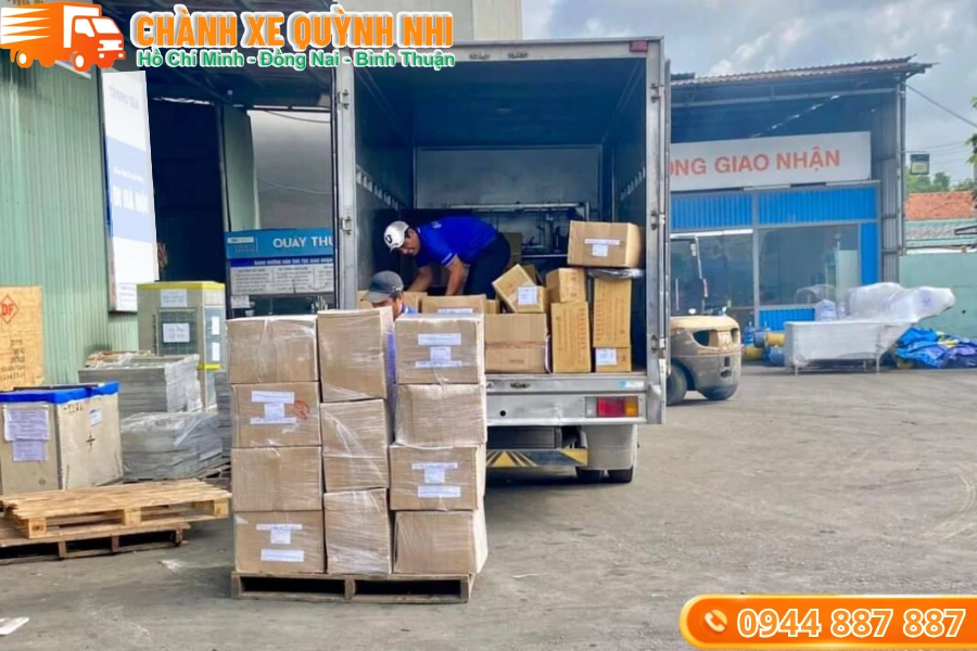 Xe tải chành xe đi An Giang vận chuyển hàng hóa trong ngày