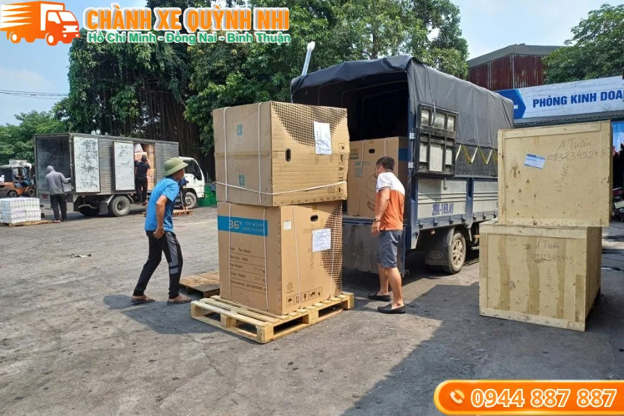Chành xe Quỳnh Nhi tiếp nhận và bốc xếp hàng hóa đi An Giang chuyên nghiệp tại kho TP.HCM
